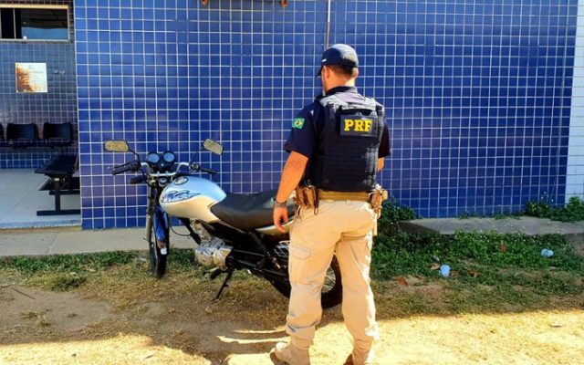 PRF recupera moto roubada na BR 433