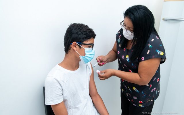 Crianças entre 10 e 11 anos começam a ser vacinadas amanhã