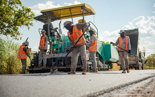 Moradores do João de Barro comemoram início da 3ª etapa do pacote de obras