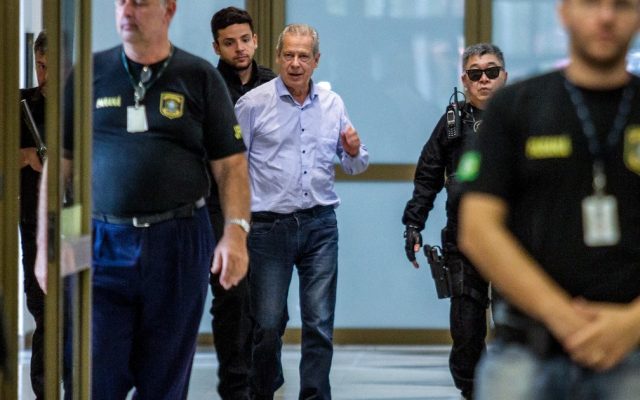 Dirceu pede ao Supremo perdão por pena no julgamento do mensalão