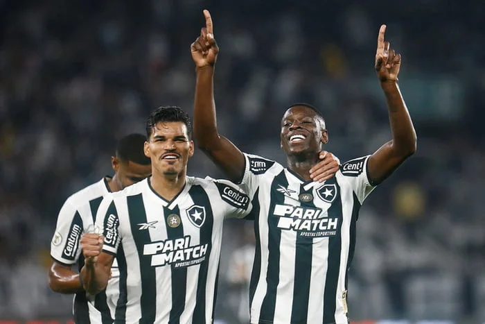Botafogo vence Galo e assume vice-liderança do Brasileirão