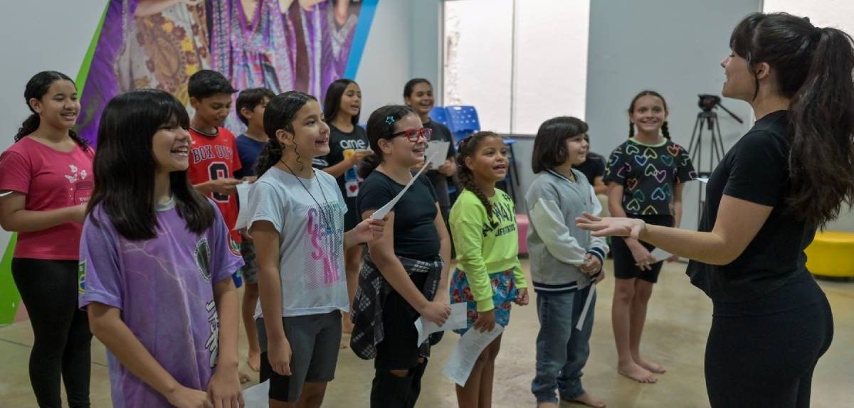 Aulas de teatro do CCJuv da ALE-RR contribuem para sociabilidade de crianças e adolescentes
