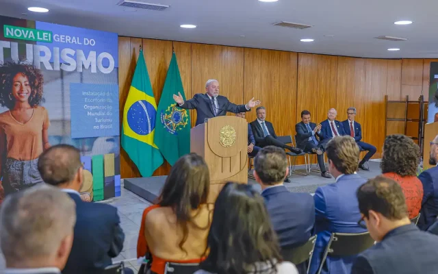 Com nova lei do turismo, aéreas terão acesso a fundo público