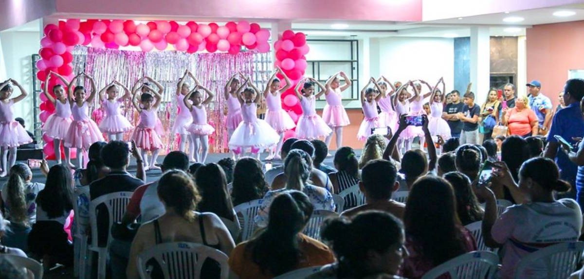 Alunas do CCJuv comovem plateia em apresentação no polo Senador Hélio Campos