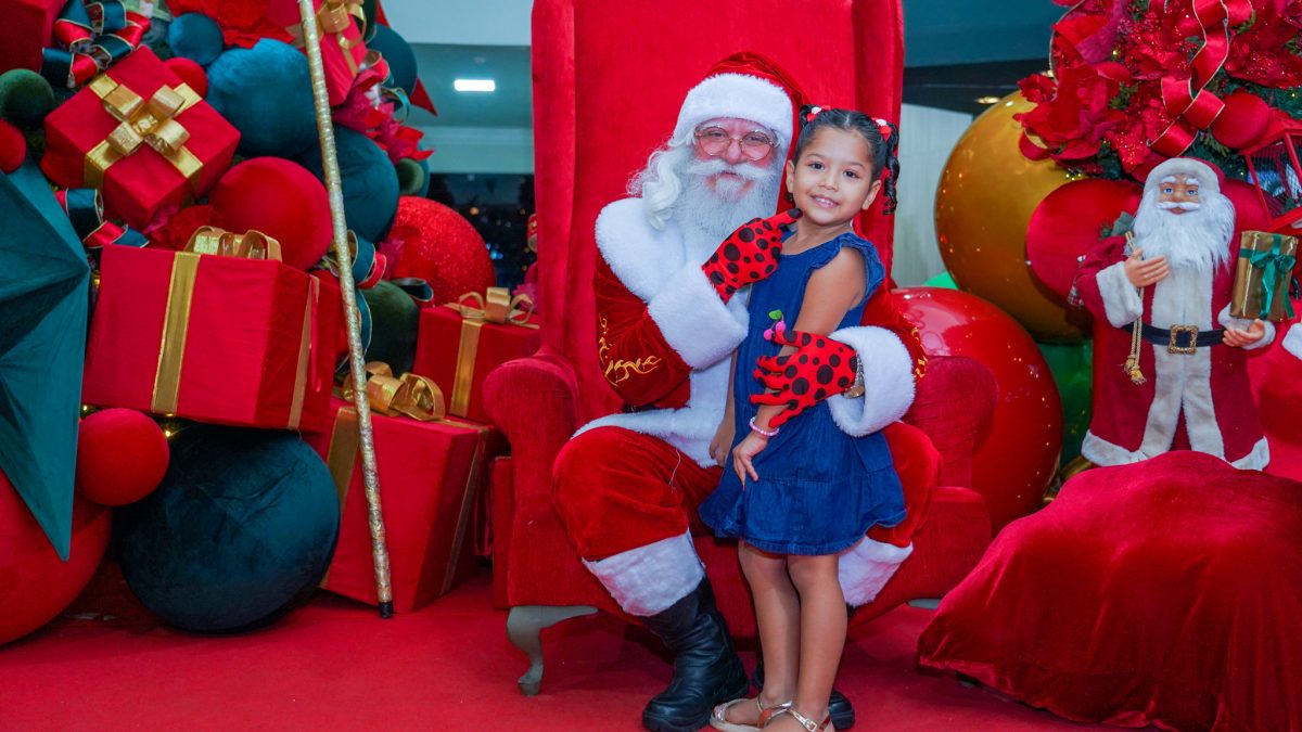 Ida do Papai Noel ao Legislativo proporciona boas memórias a servidores, familiares e visitantes