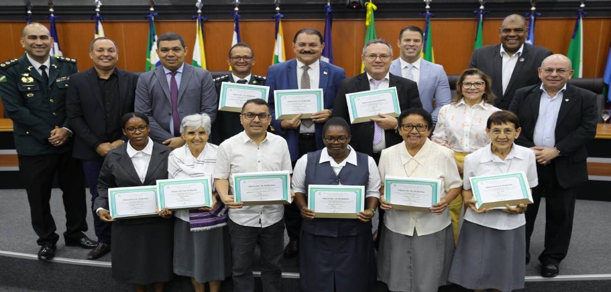 Homenagens marcam encerramento do ano legislativo na ALE-RR