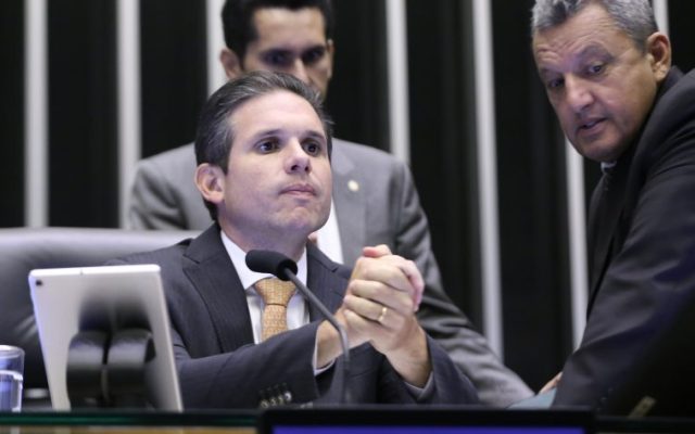 Plenário analisa pedido de suspensão de ação penal contra Delegado Ramagem; acompanhe