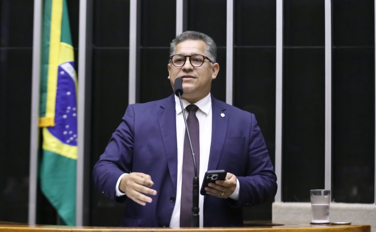 Câmara aprova projeto sobre utilização consciente da tecnologia digital