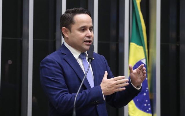 Comissão aprova previsão de incentivo à capacitação de agricultor para uso de máquinas