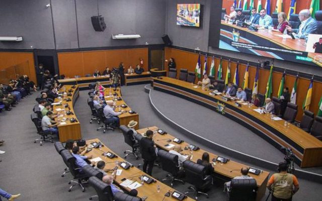 NOVO CÓDIGO AMBIENTAL <br> ALERR discute proposta com representantes do setor produtivo