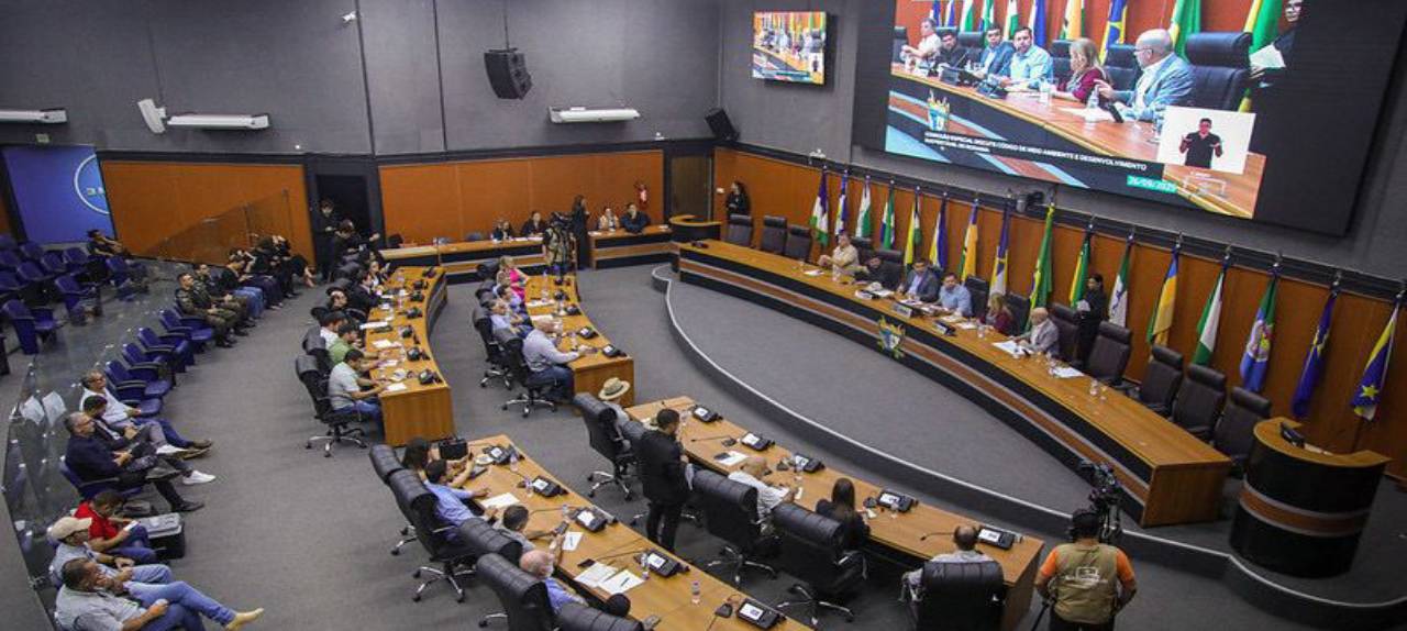 NOVO CÓDIGO AMBIENTAL <br> ALERR discute proposta com representantes do setor produtivo