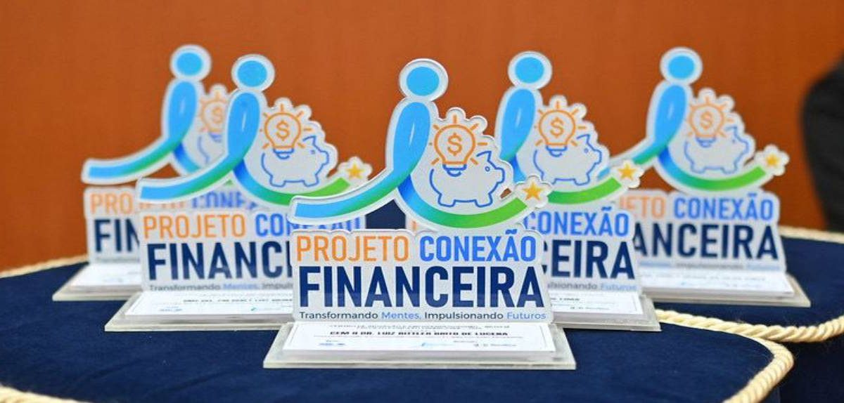 DE OLHO NA FORMATURA: ALERR reconhece Escola Lobo D’Almada campeã da 2° edição do projeto Conexão Financeira