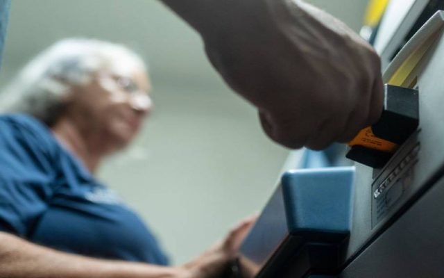 PROTEÇÃO E CUIDADO: Leis e ações da ALERR protegem idosos contra golpes financeiros