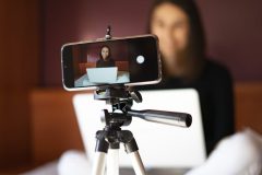 Grupo de trabalho debate atuação de influenciadores mirins e riscos de trabalho infantil digital