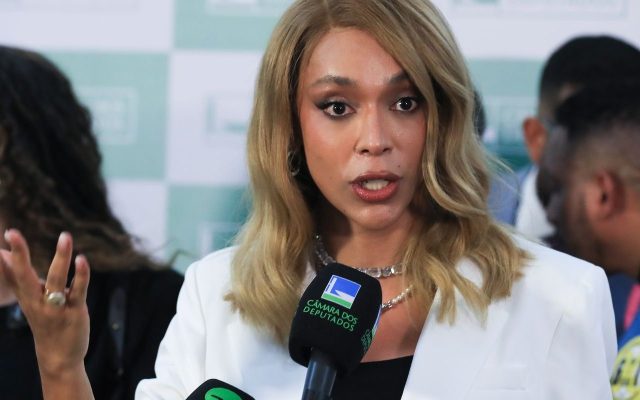 Mendonça libera post de Erika Hilton sobre Nossa Senhora
