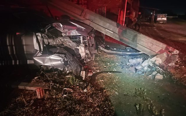 Motorista embriagada bate em dois postes na zona Norte de Boa Vista