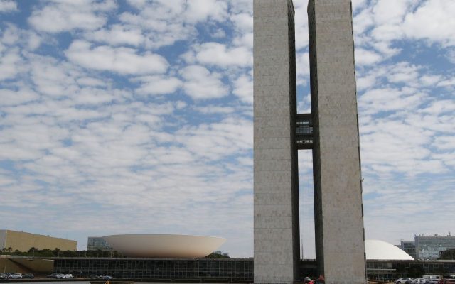 Alcolumbre marca discussão da PEC que reduz jornada de trabalho