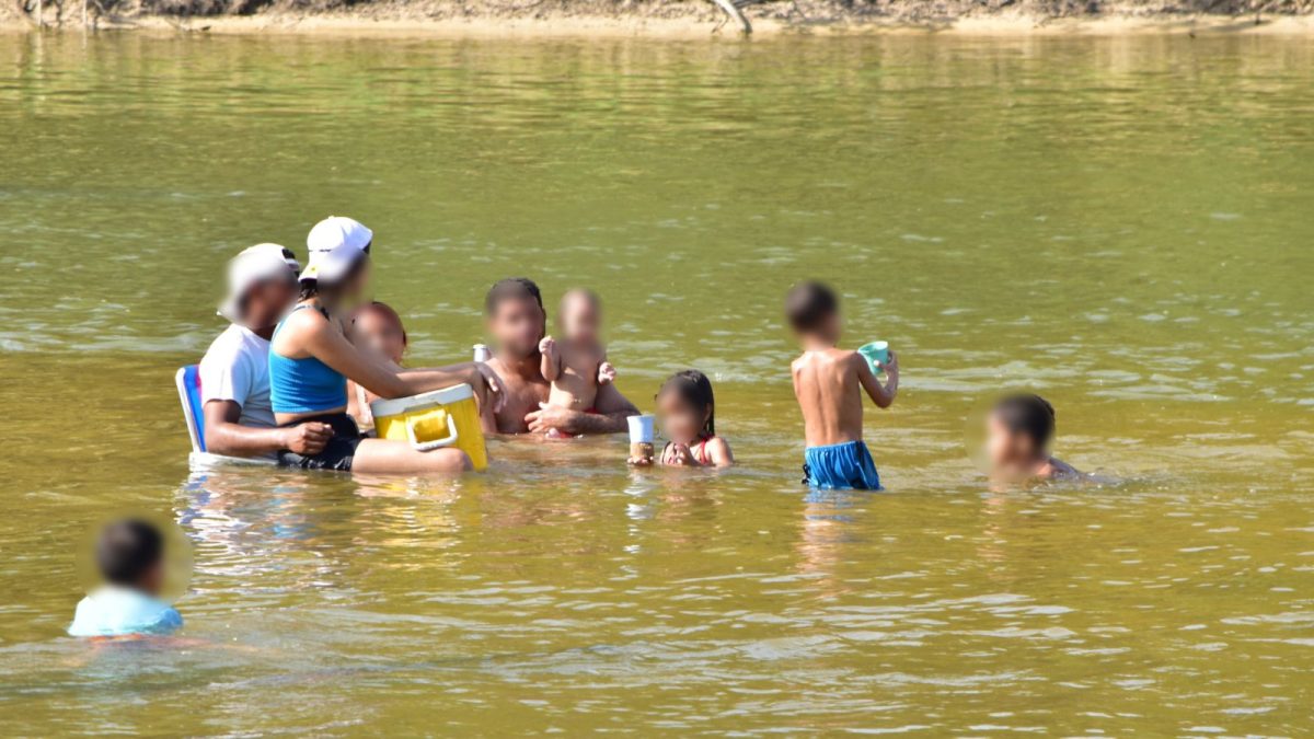 Banhistas relatam ataques de piranhas na Praia do Caçari