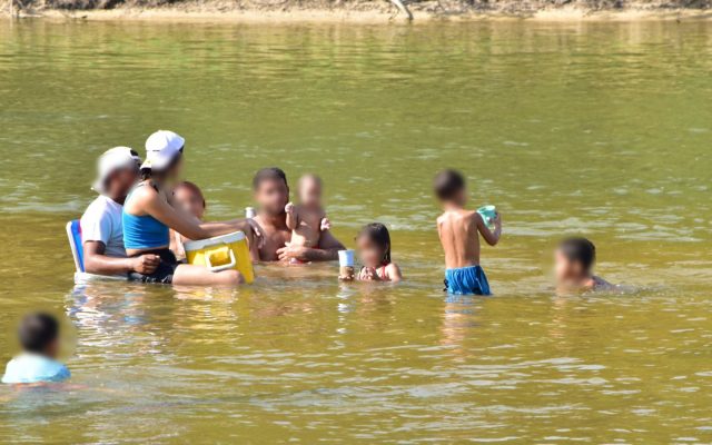 Banhistas relatam ataques de piranhas na Praia do Caçari