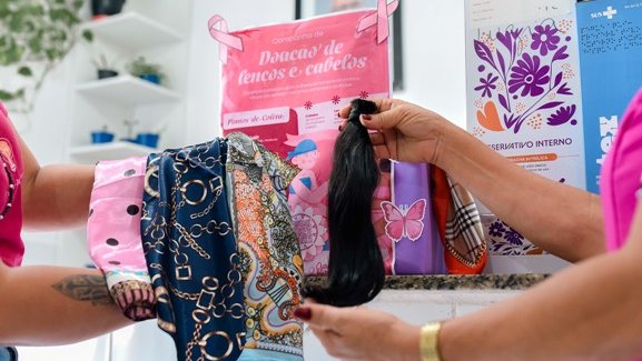 Campanha arrecada cabelos e lenços para mulheres com câncer em Boa Vista