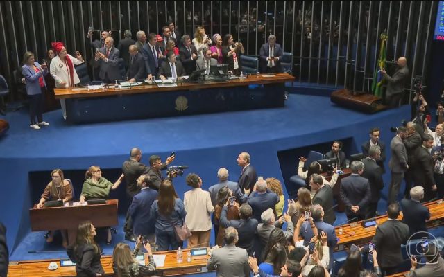 Congresso promulga fim da escala 6×1 após 38 anos