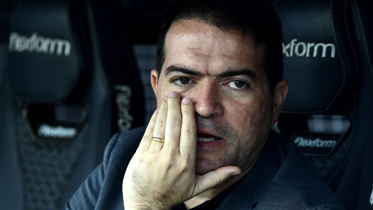 Corinthians anuncia Seedorf como técnico até 2027