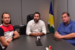 Deputados do Podemos apoiam reeleição de Everton na ALE