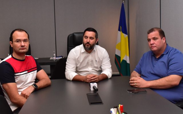 Deputados do Podemos apoiam reeleição de Everton na ALE