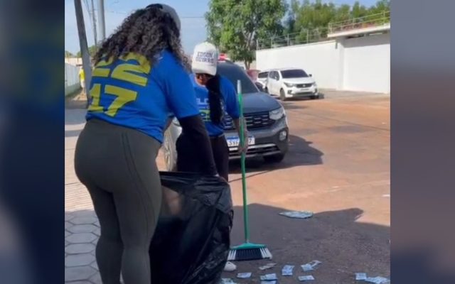 Equipe de candidato recolhe santinhos jogados em Boa Vista e interior
