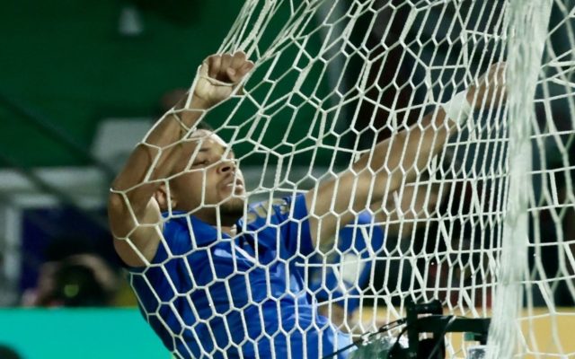 Palmeiras vence Bahia e fica a um ponto do líder