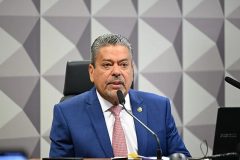 PF faz operação em casa de senador Dr. Hiran Gonçalves