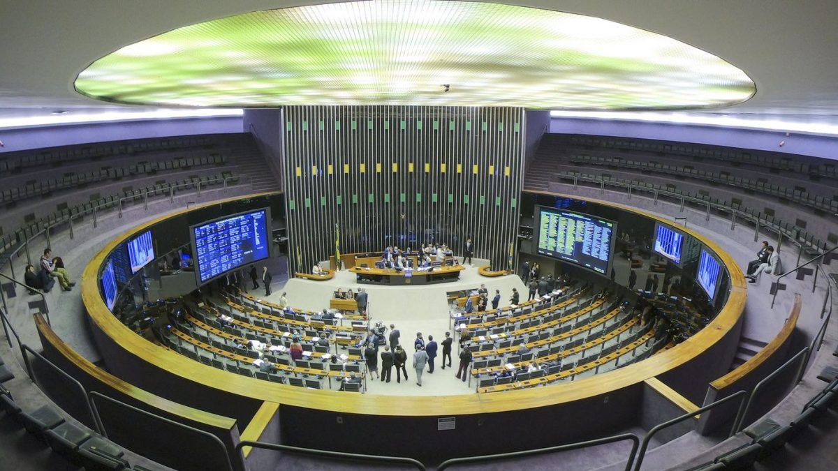 PL elege cinco governadores e 19 senadores no primeiro turno de 2026