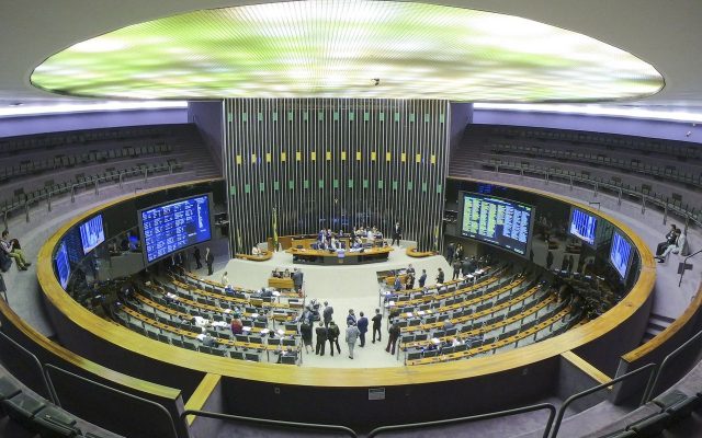 PL elege cinco governadores e 19 senadores no primeiro turno de 2026