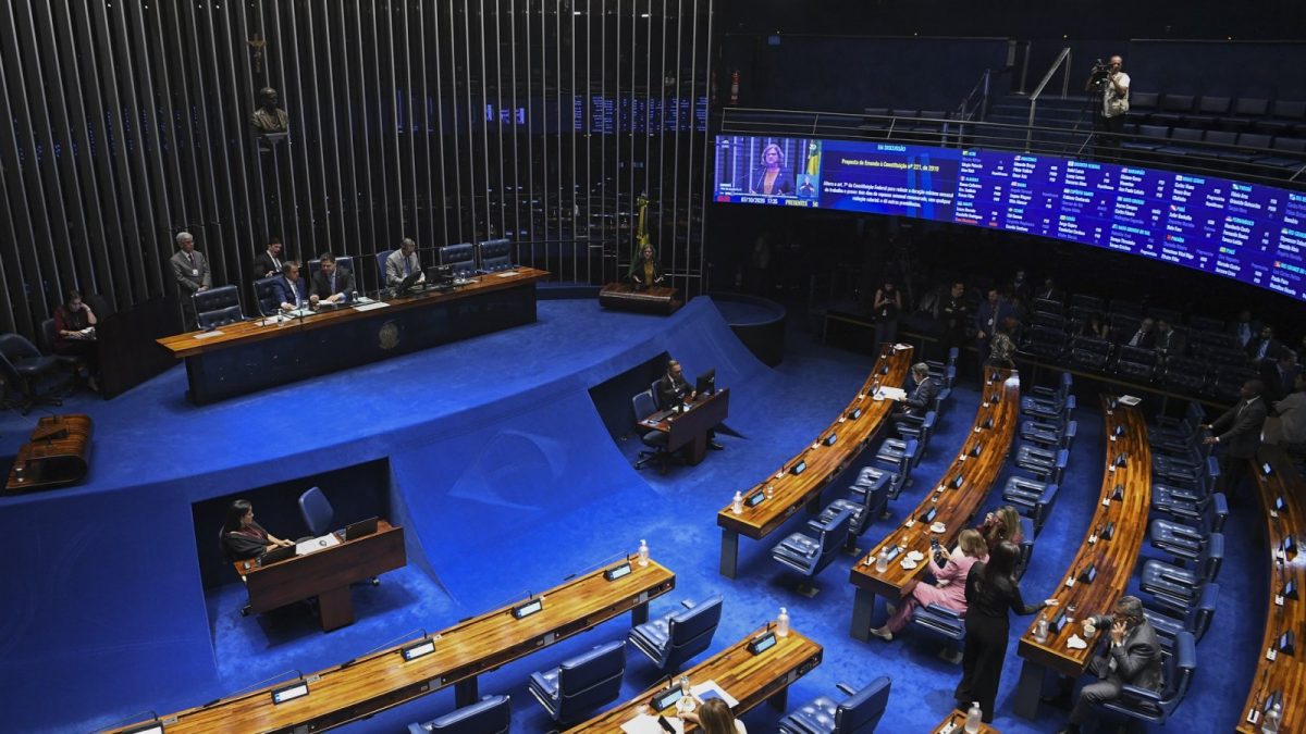 Senado aprova PEC que limita jornada a 40h com dois dias de descanso