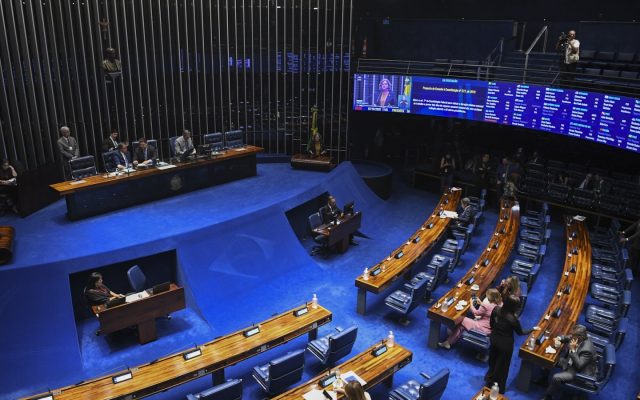 Senado aprova PEC que limita jornada a 40h com dois dias de descanso
