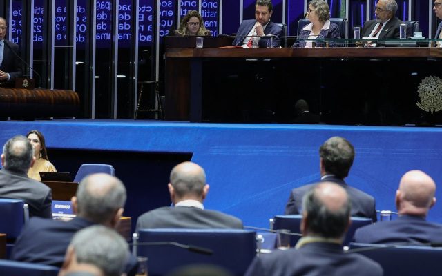 Senado vota PEC que reduz jornada de trabalho para 40h semanais